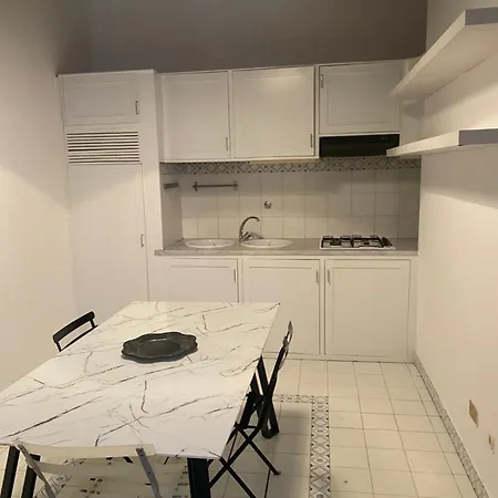 Prince's - Budget & Apt Piazza Del Popolo Apartmán